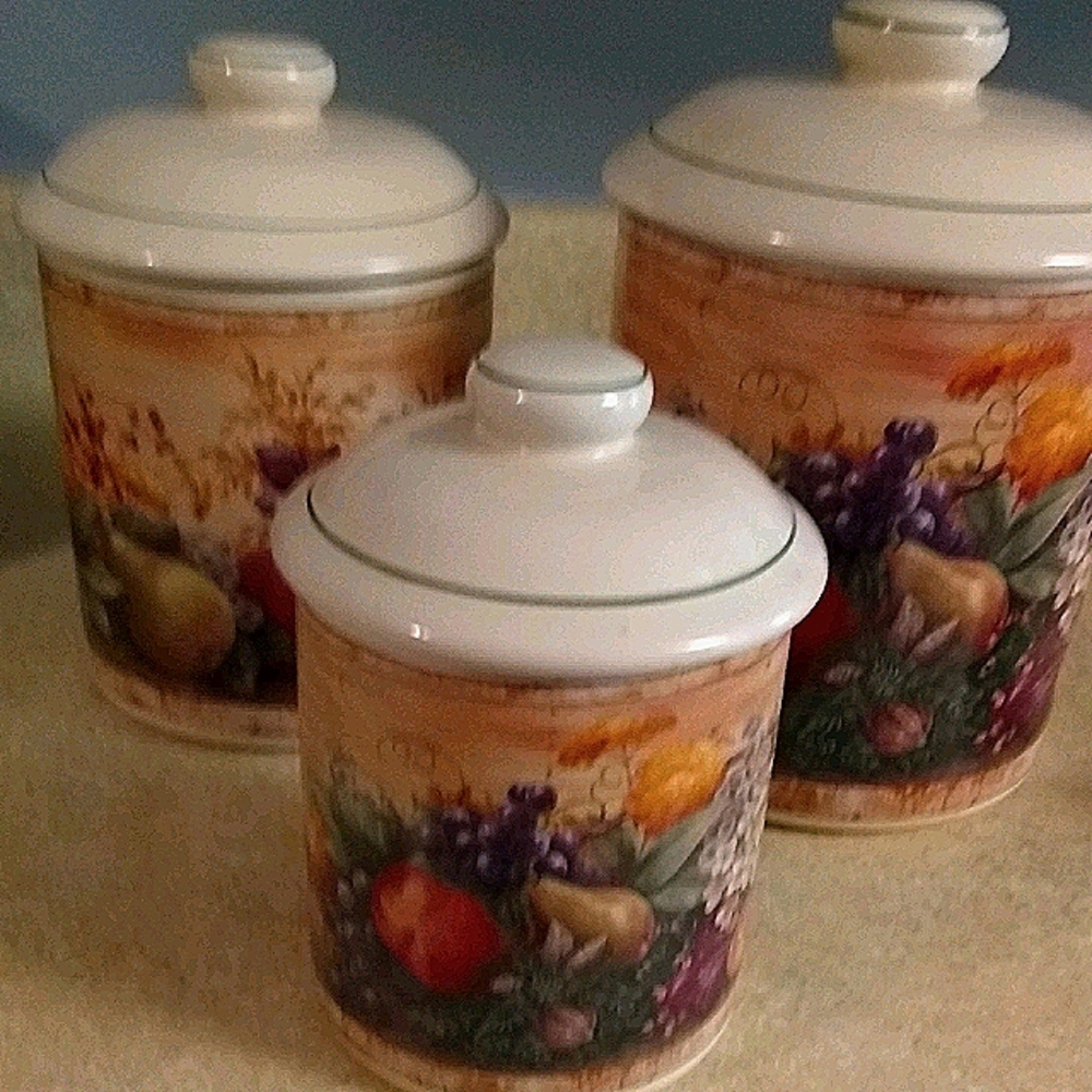 Kitchen canister set